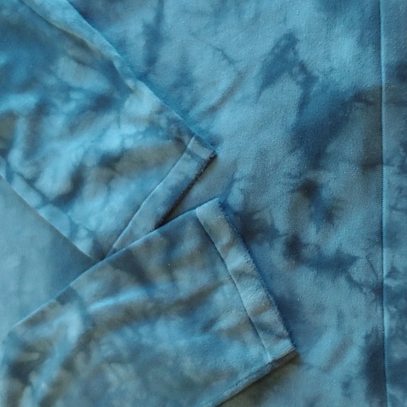 Banana Republic Men's 100% Cotton Long Sleeve Henley in Tie Dye Blue,Large - Picture 13 of 15